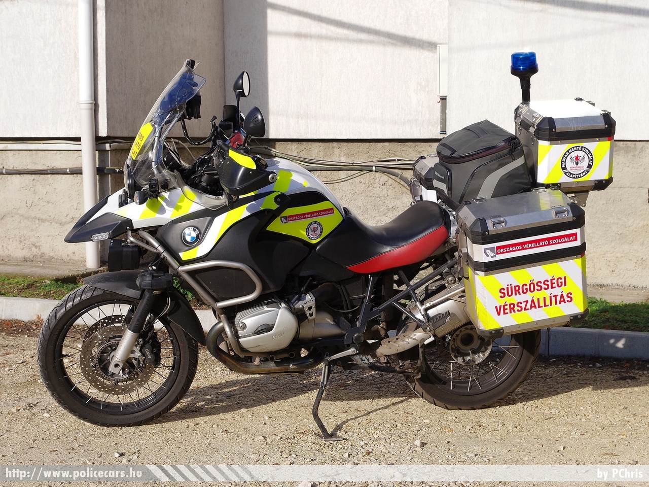 BMW R1200GS Adventure, Országos Vérellátó Szolgálat, Magyarországi Sürgõsségi Motoros Vérszállító Szolgálat, Vérlovagok, fotó: PChris
Keywords: mentő magyar Magyarország mentőmotor ambulance Hungary hungarian UHK-600