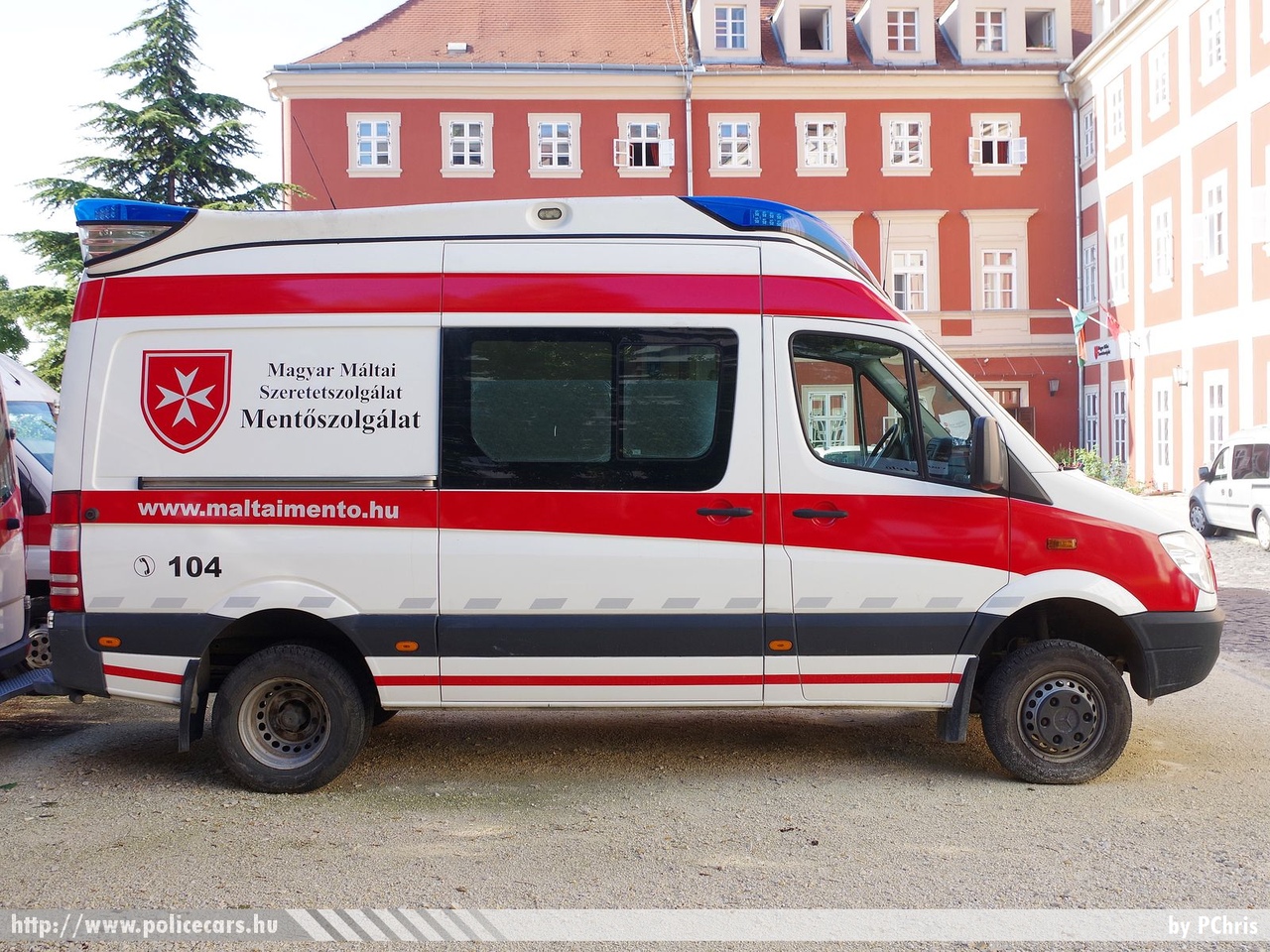 Mercedes-Benz Sprinter II 519 CDI 4x4, Magyar Máltai Szeretetszolgálat Mentõszolgálat, fotó: PChris
Keywords: mentő mentőautó magyar Magyarország hungarian Hungary ambulance MSZ-030