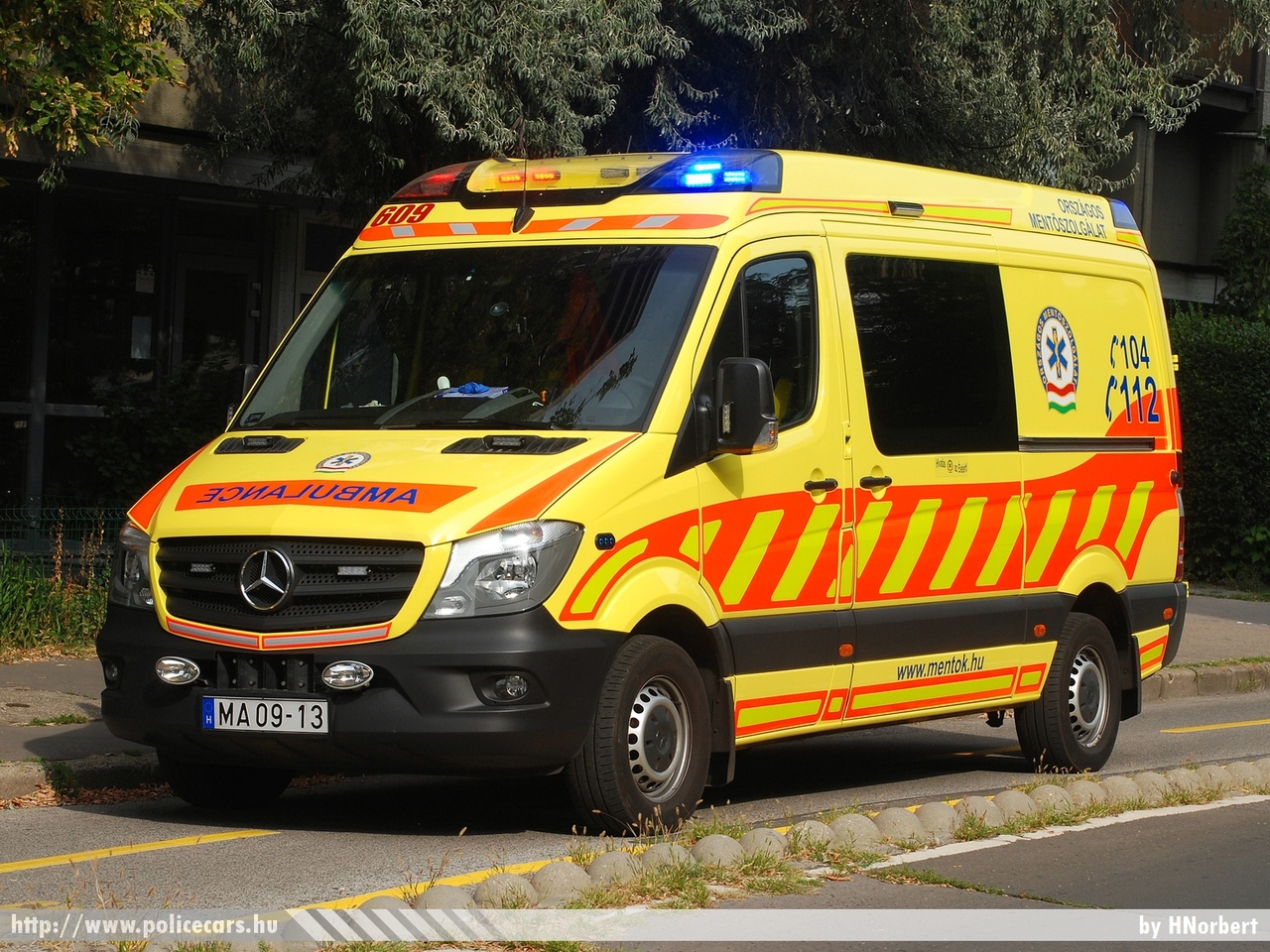 Mercedes-Benz Sprinter II facelift 316 CDI Profile, Országos Mentõszolgálat, fotó: HNorbert
Keywords: magyar Magyarország mentő mentőautó OMSZ Hungary hungarian ambulance MA09-13