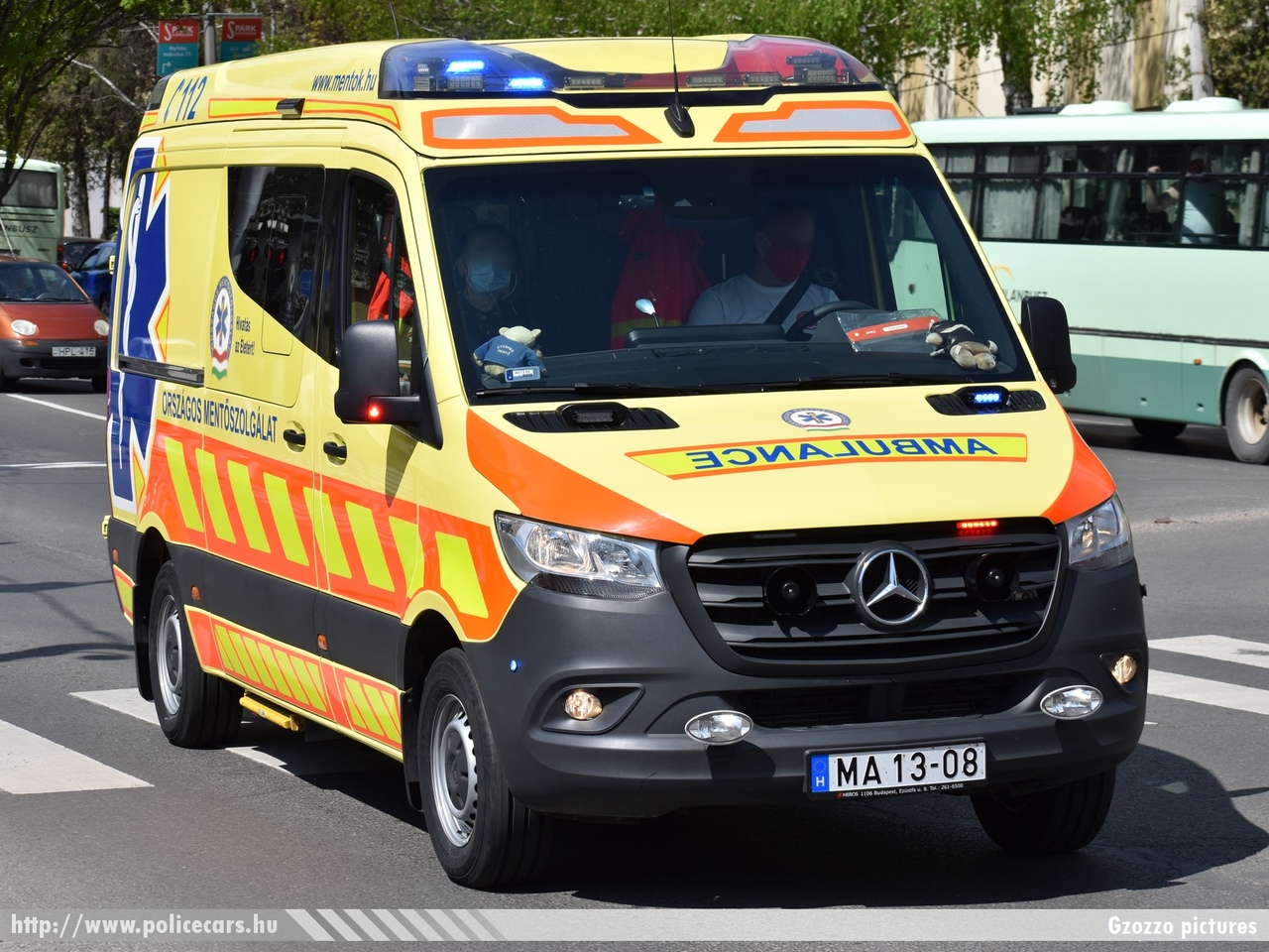Mercedes-Benz Sprinter III 316 CDI Profile Genios, Országos Mentõszolgálat, fotó: Gzozzo pictures
Keywords: magyar Magyarország mentő mentőautó OMSZ Hungary hungarian ambulance MA13-08