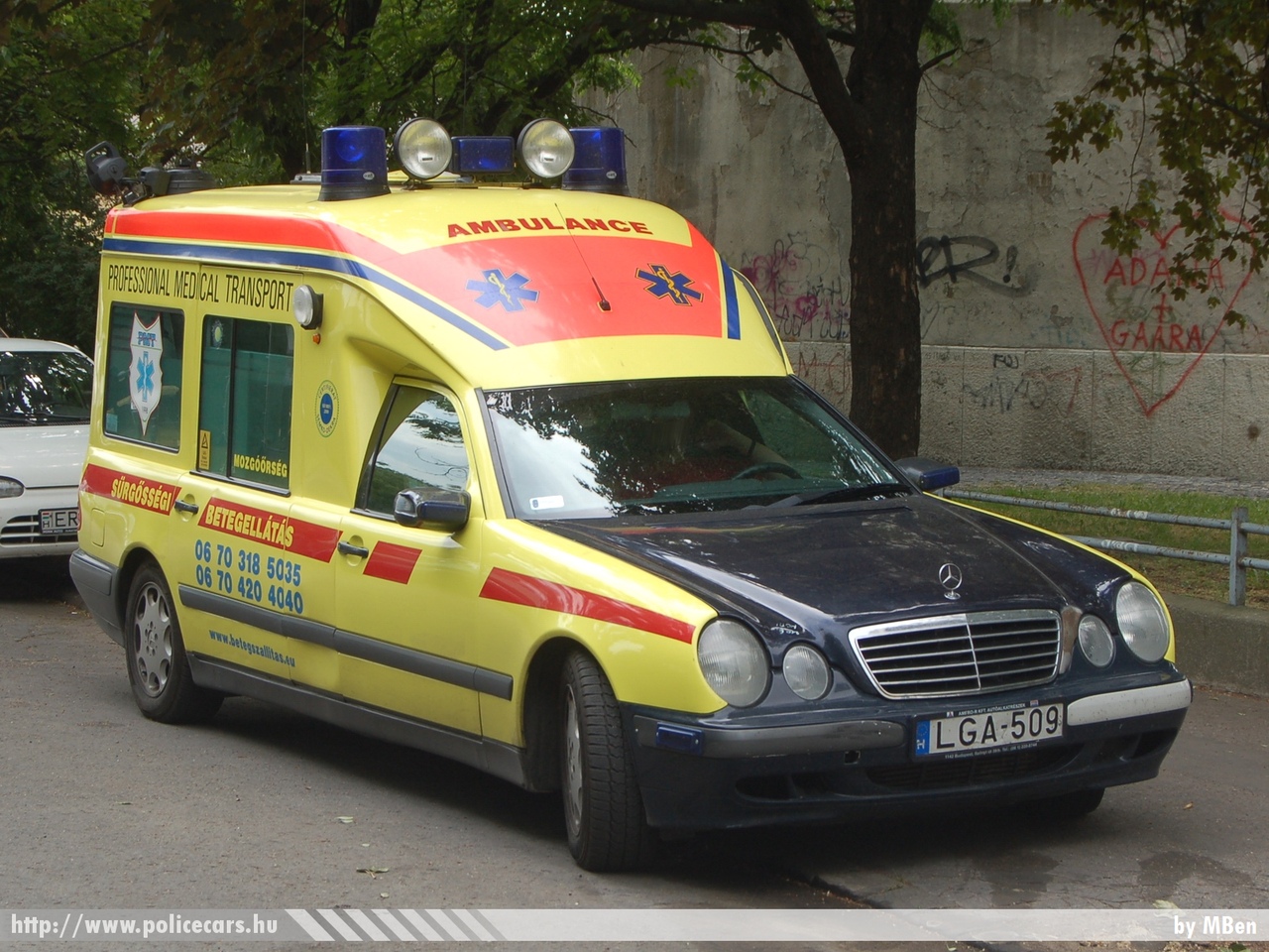 Mercedes-Benz E270 CDI BINZ, fotó: MBen
Keywords: mentő mentőautó magyar Magyarország hungarian Hungary ambulance LGA-509