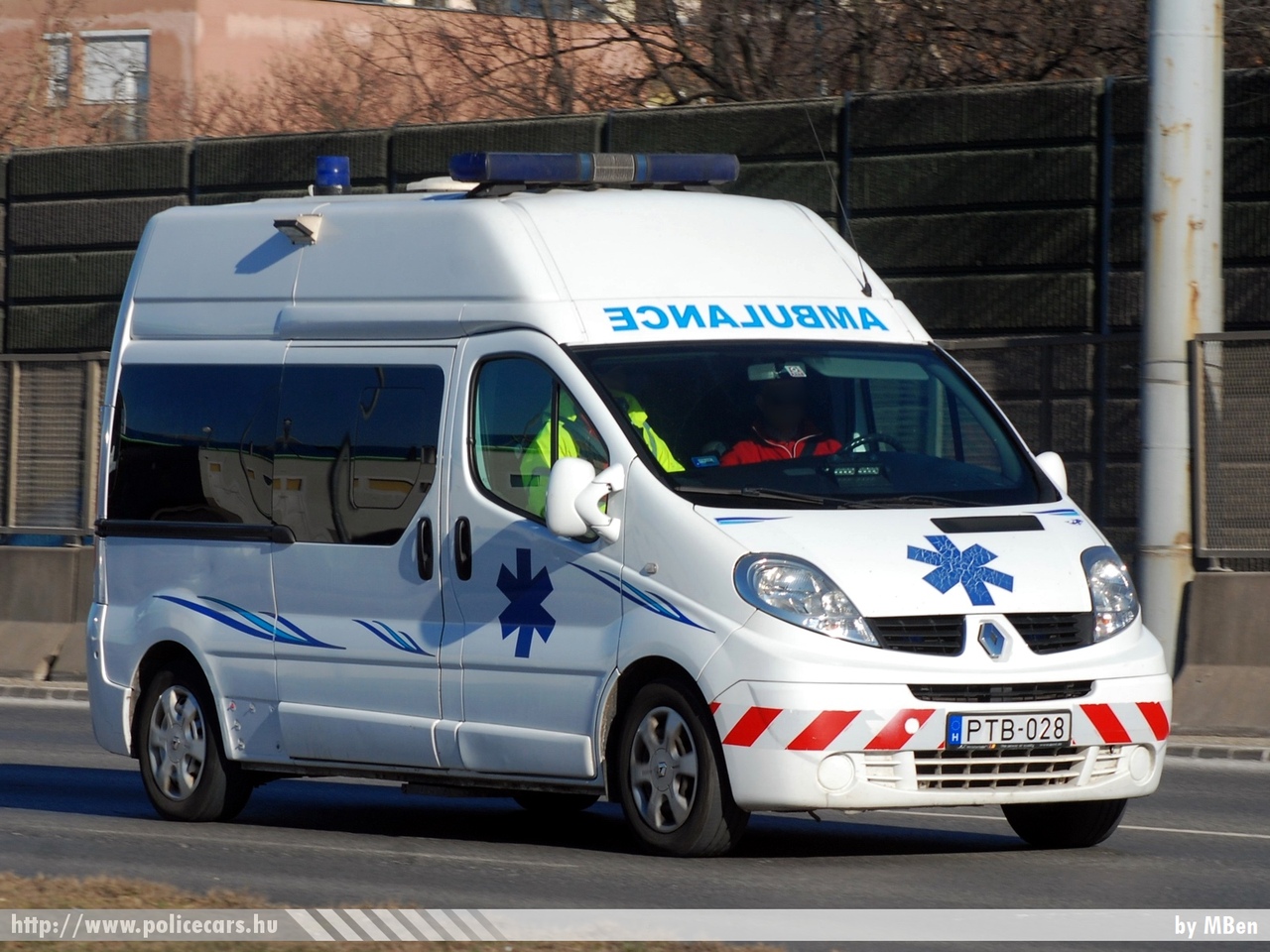 Renault Trafic, fotó: MBen
Keywords: mentő mentőautó magyar Magyarország hungarian Hungary ambulance PTB-028