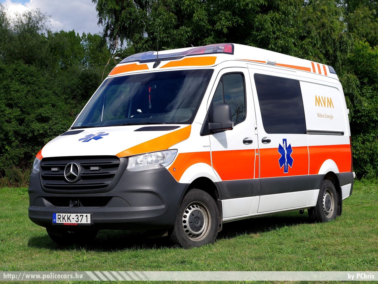 Mercedes Sprinter III Profile ambulance, MVM Mátra Energia Zrt., fotó: PChris
Keywords: mentő mentőautó magyar Magyarország hungarian Hungary ambulance RKK-371