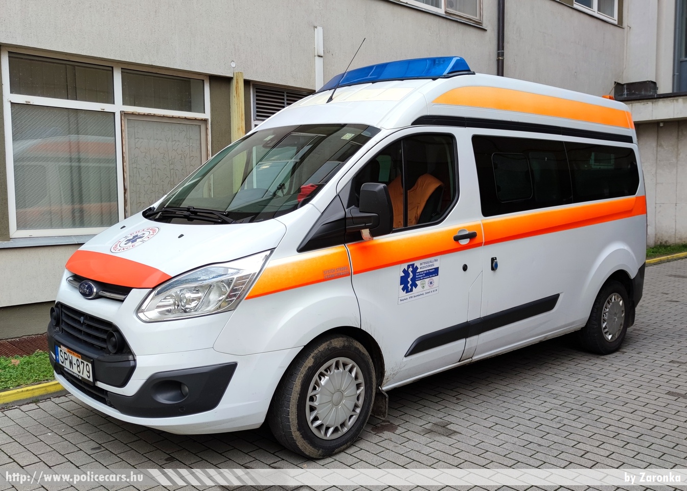 Ford Transit Custom, Pharmimpex Kft., fotó: Zaronka
Keywords: mentő mentőautó magyar Magyarország hungarian Hungary ambulance SPW-879