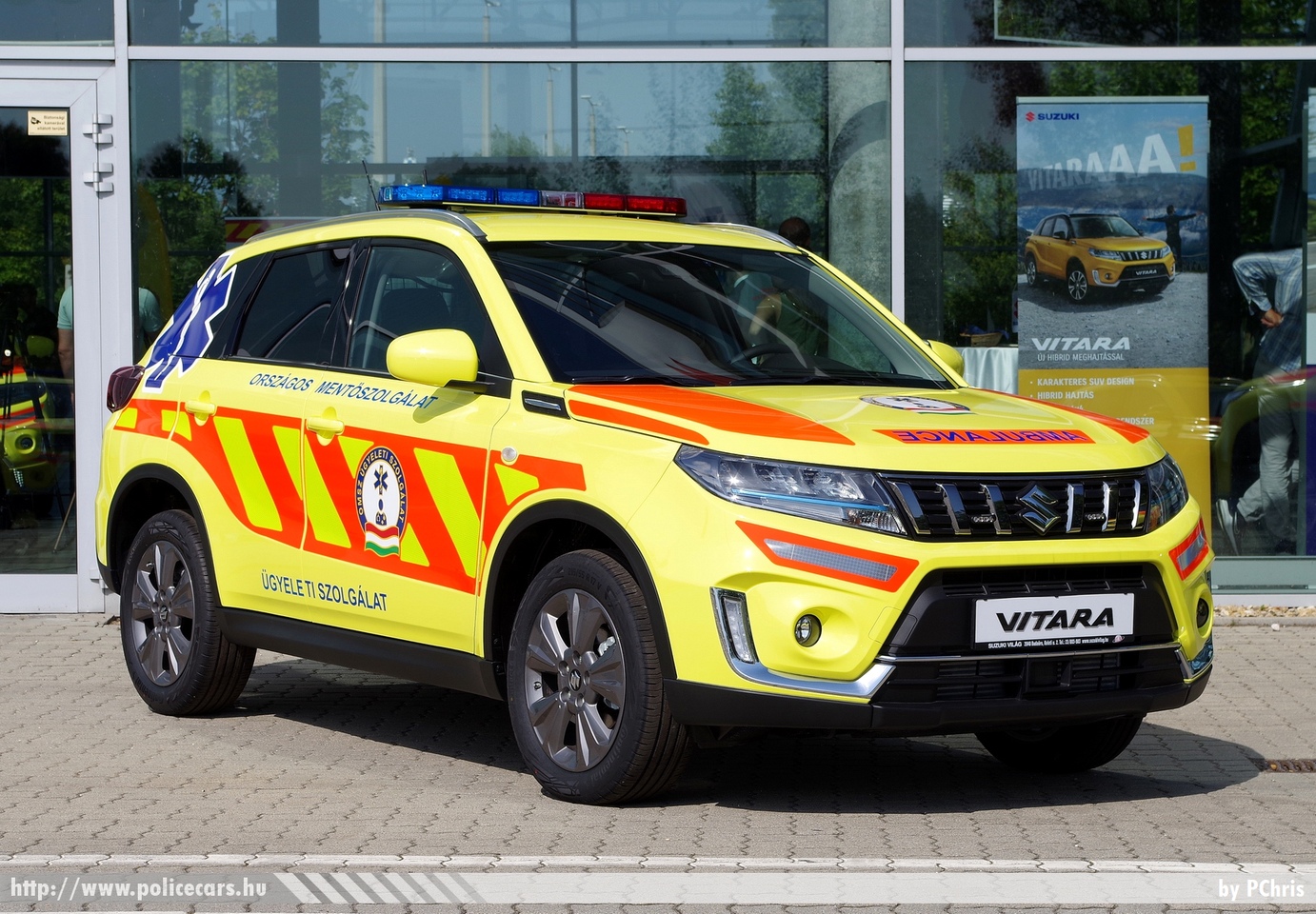 Suzuki Vitara, Országos Mentőszolgálat, orvosi ügyelet, fotó: PChris
Keywords: mentő magyar Magyarország mentőautó OMSZ ambulance Hungary hungarian