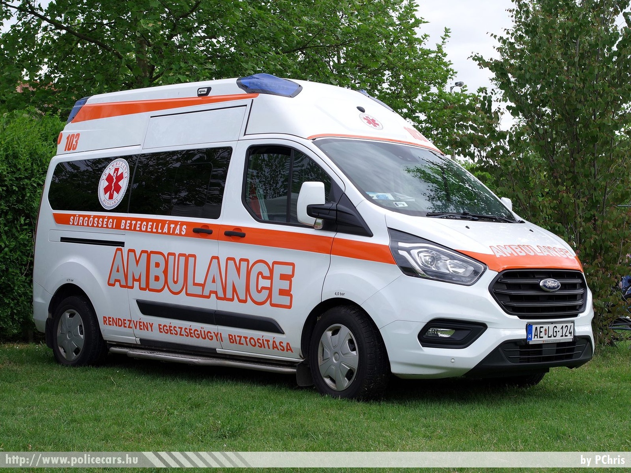 Ford Transit Custom, VB Ambulance Hungary Kft., fotó: PChris
Keywords: mentő mentőautó magyar Magyarország hungarian Hungary ambulance AELG-124