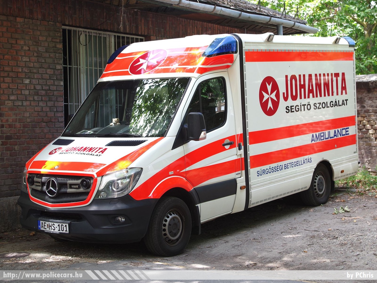 Mercedes-Benz Sprinter II facelift, Johannita Segítő Szolgálat, fotó: PChris
Keywords: mentő mentőautó magyar Magyarország hungarian Hungary ambulance AEHS-101