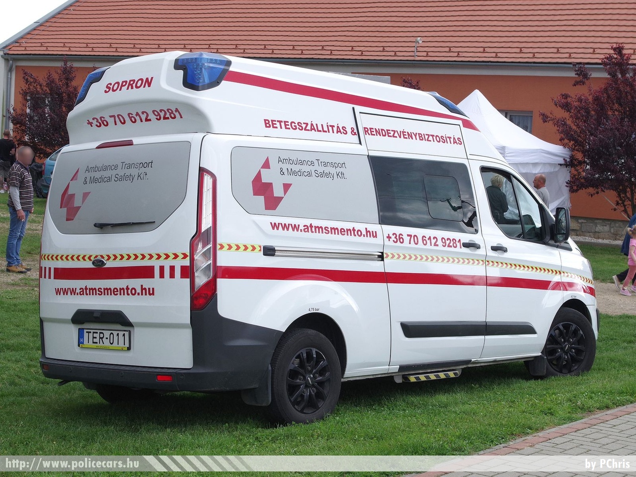 Ford Transit Custom, Ambulance Transport & Medical Safety Kft., Sopron, fotó: PChris
Keywords: mentő mentőautó magyar Magyarország hungarian Hungary ambulance TER-011