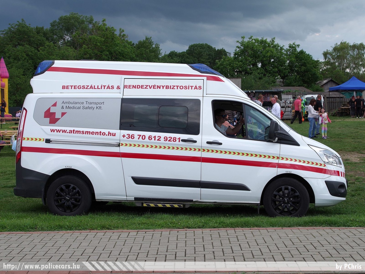 Ford Transit Custom, Ambulance Transport & Medical Safety Kft., Sopron, fotó: PChris
Keywords: mentő mentőautó magyar Magyarország hungarian Hungary ambulance TER-011