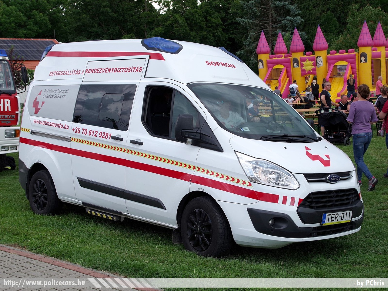 Ford Transit Custom, Ambulance Transport & Medical Safety Kft., Sopron, fotó: PChris
Keywords: mentő mentőautó magyar Magyarország hungarian Hungary ambulance TER-011
