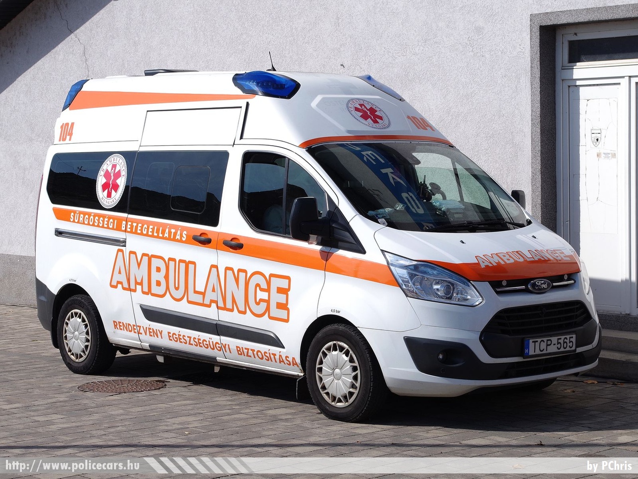 Ford Transit Custom, VB Ambulance Hungary Kft., fotó: PChris
Keywords: mentő mentőautó magyar Magyarország hungarian Hungary ambulance TCP-565