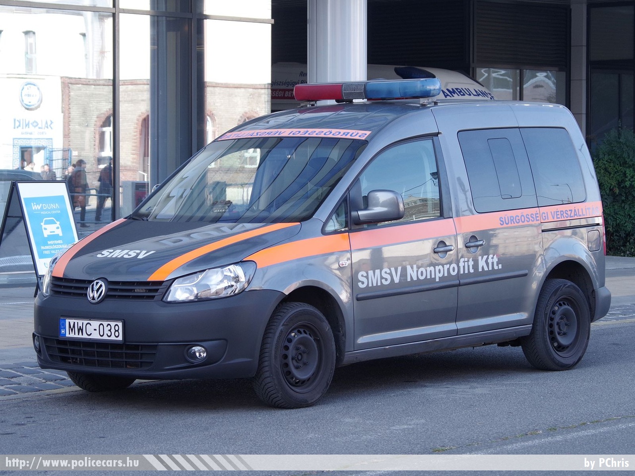 Volkswagen Caddy, vérszállítás, SMSV Nonprofit Kft., fotó: PChris
Keywords: mentő magyar Magyarország mentőautó ambulance Hungary hungarian MWC-038