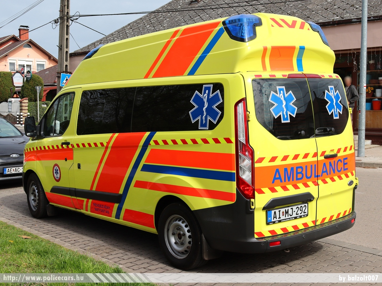 Ford Transit Custom, Marcal Mentőszolgálat, fotó: balzolt007
Keywords: mentő mentőautó magyar Magyarország hungarian Hungary ambulance AIMJ-292