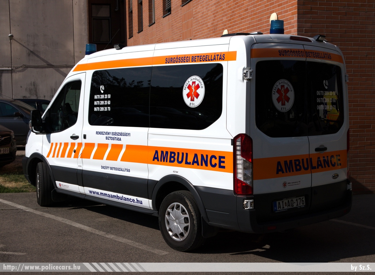 Ford Transit, Minyo Medical Assistance Ambulance, fotó: Sz.S.
Keywords: mentő mentőautó magyar Magyarország hungarian Hungary ambulance AIAQ-176
