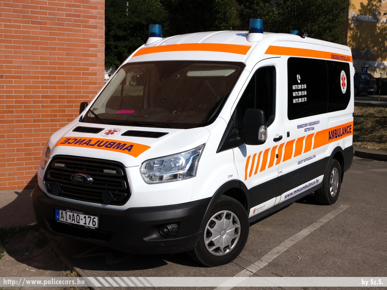 Ford Transit, Minyo Medical Assistance Ambulance, fotó: Sz.S.
Keywords: mentő mentőautó magyar Magyarország hungarian Hungary ambulance AIAQ-176