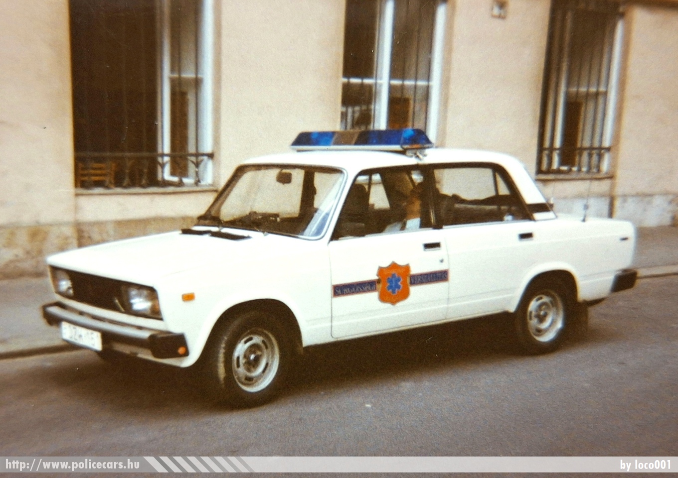 Lada VAZ 2105, sürgősségi vérszállítás, fotó: loco001
Keywords: mentő magyar Magyarország mentőautó ambulance Hungary hungarian