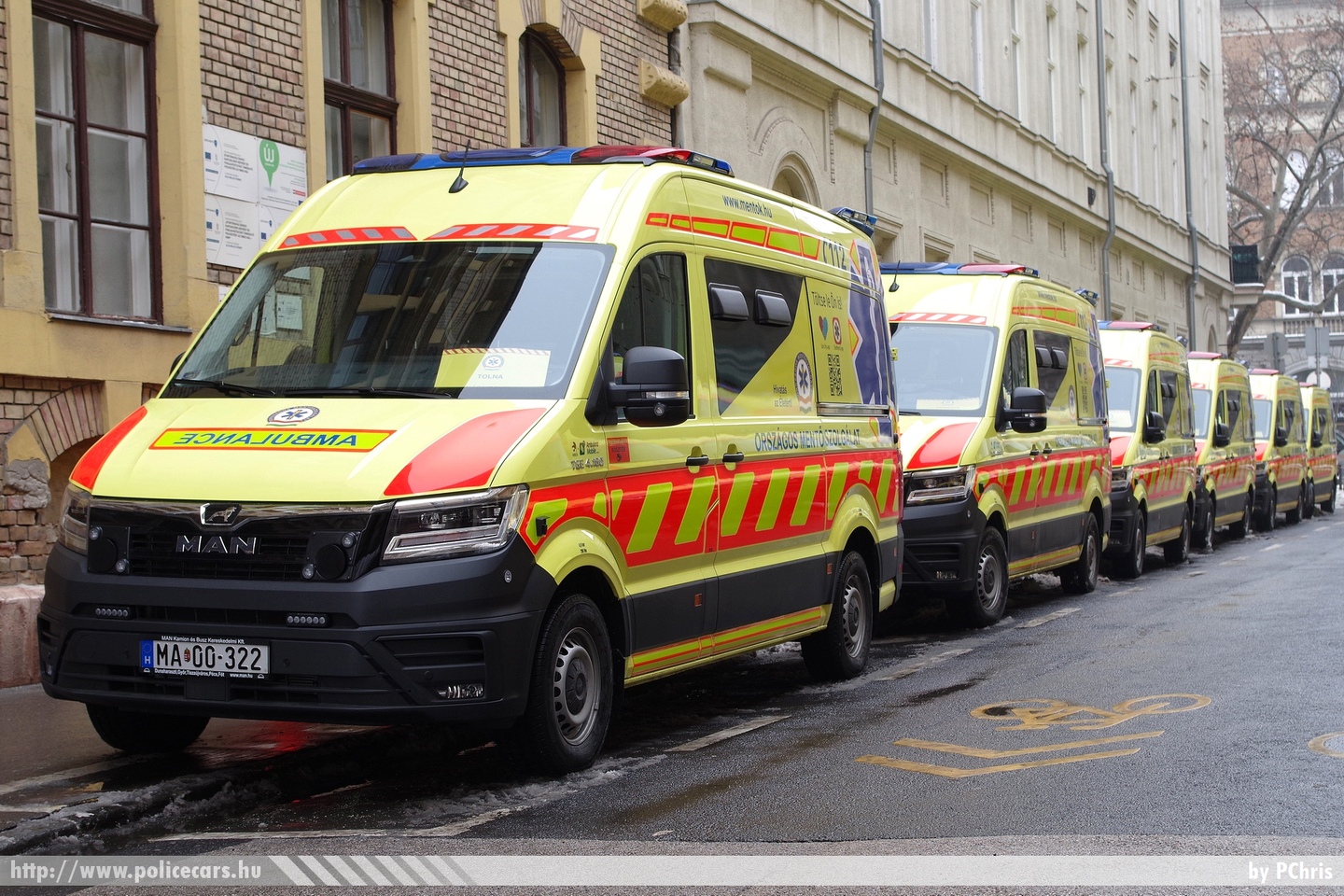 MAN TGE, Országos Mentõszolgálat, fotó: PChris
Keywords: magyar Magyarország mentő mentőautó OMSZ Hungary hungarian ambulance MA00-322