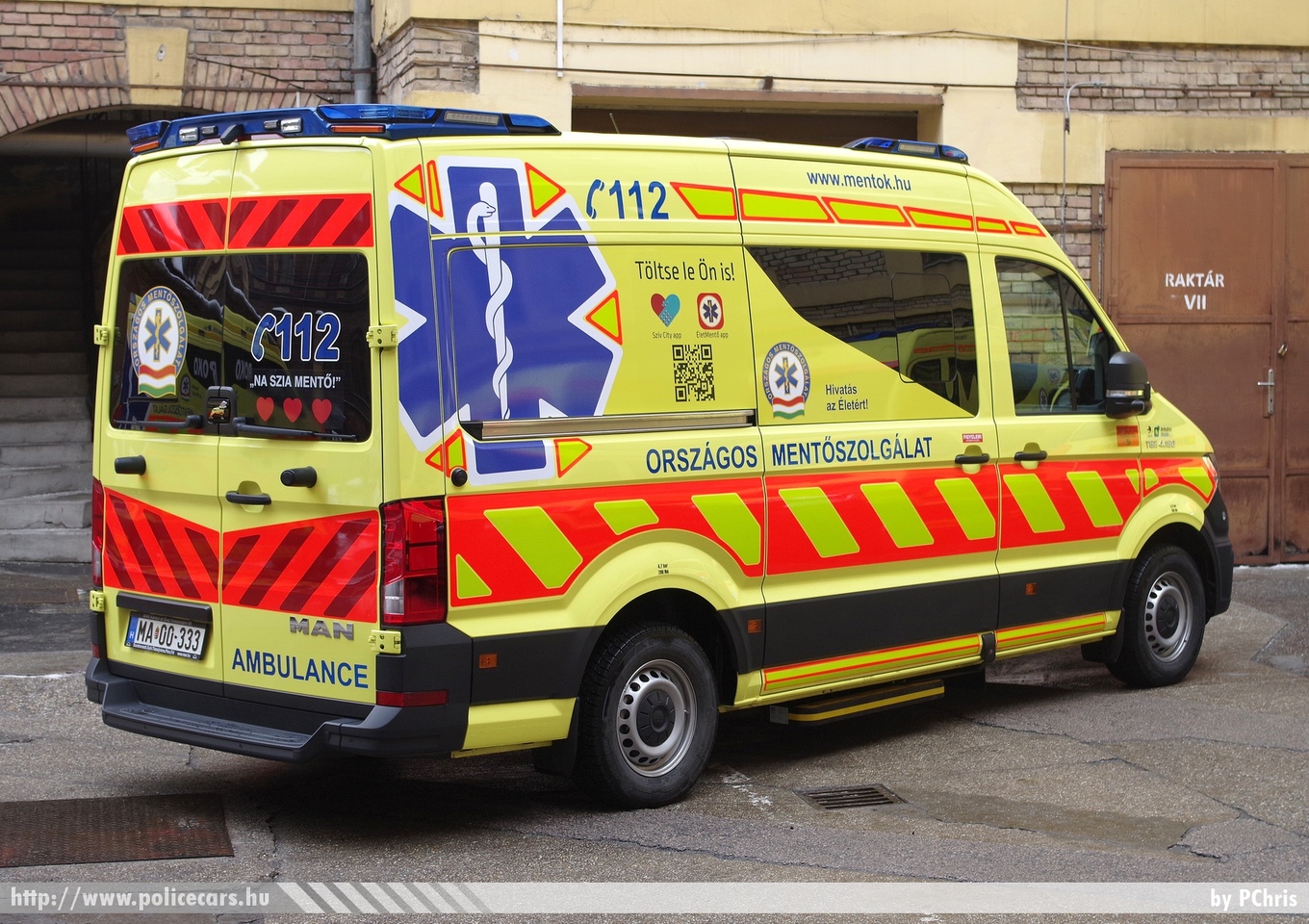 MAN TGE, Országos Mentõszolgálat, fotó: PChris
Keywords: magyar Magyarország mentő mentőautó OMSZ Hungary hungarian ambulance MA00-333