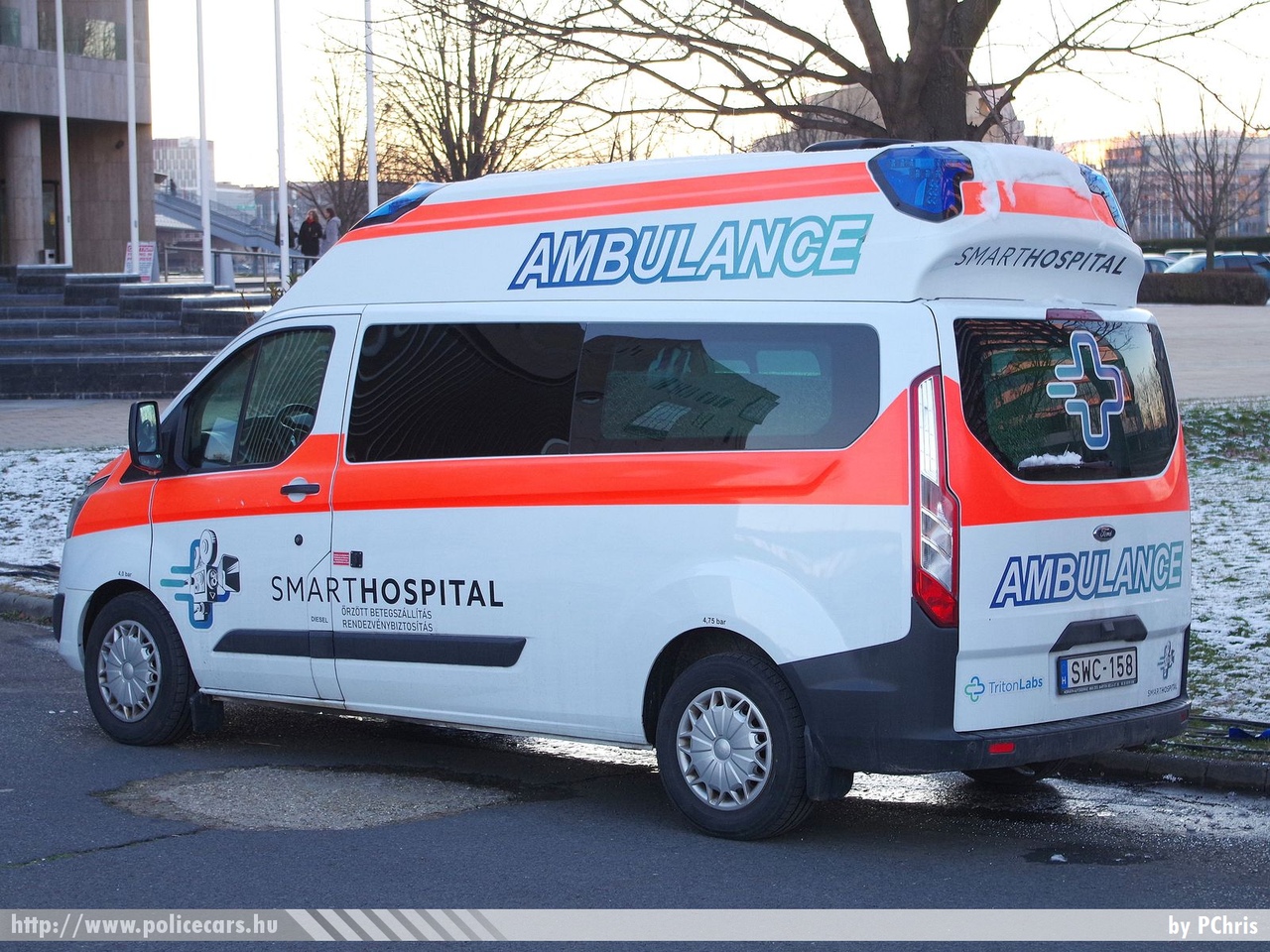 Ford Transit Custom, Smart Hospital Kft., fotó: PChris
Keywords: mentő mentőautó magyar Magyarország hungarian Hungary ambulance SWC-158