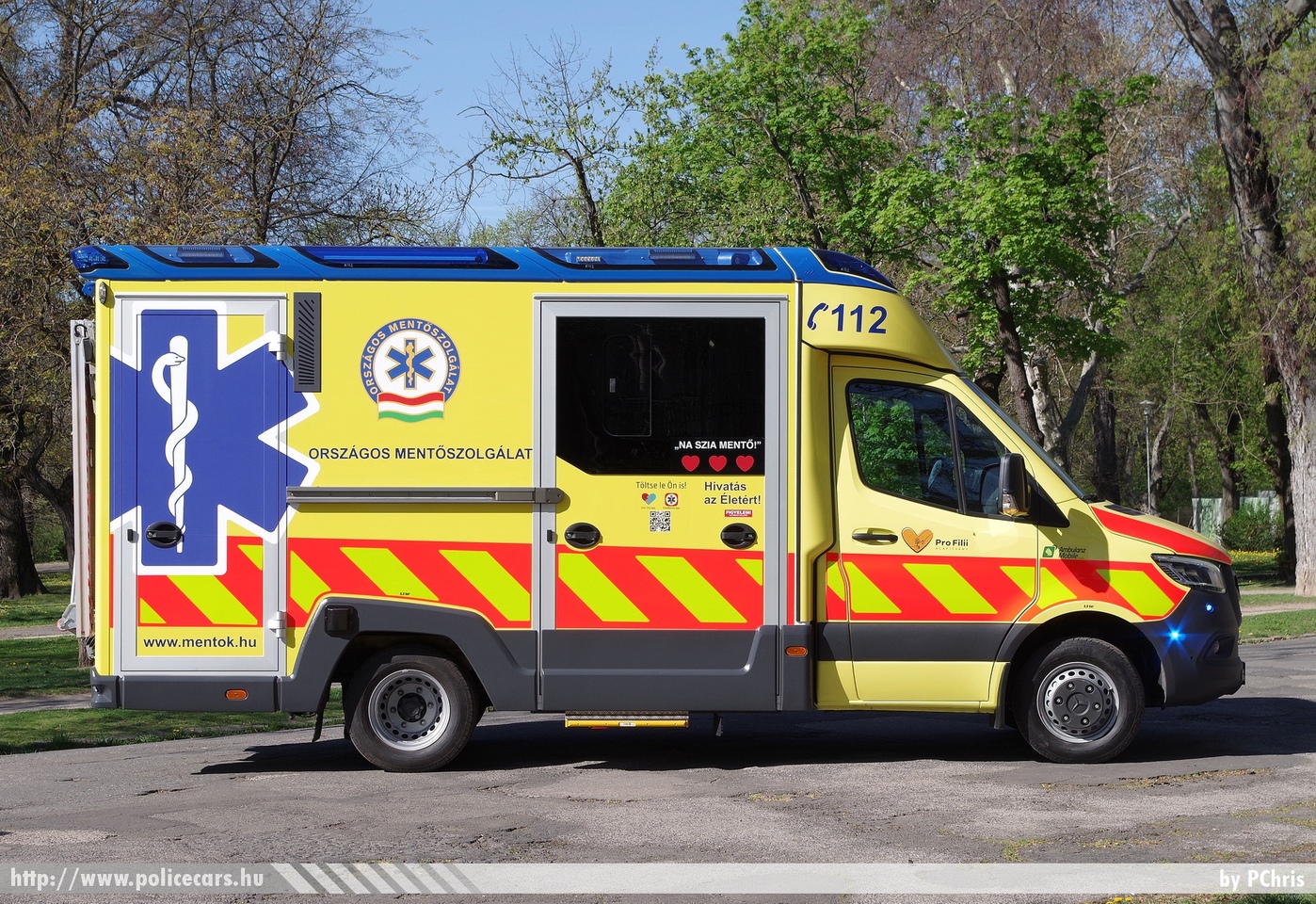 Mercedes Sprinter III Ambulanz Mobile Tigis N20, Országos Mentõszolgálat, fotó: PChris
Keywords: magyar Magyarország mentő mentőautó OMSZ Hungary hungarian ambulance MA00-229
