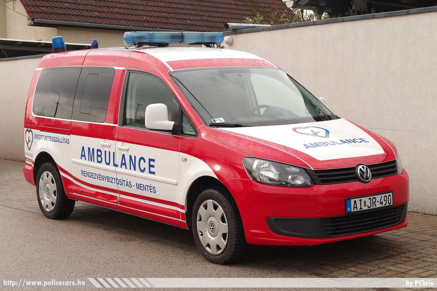 Volkswagen Caddy, Grant Mentőszolgálat (Grant 2000 Bt.), fotó: PChris
Keywords: mentő mentőautó magyar Magyarország hungarian Hungary ambulance AIJR-490