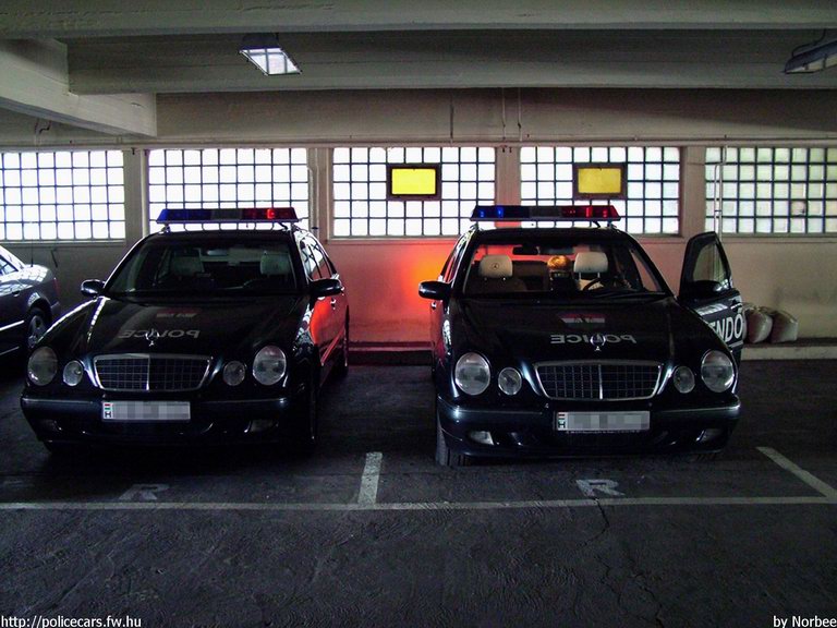 Mercedes E, fotó: Norbee
Keywords: rendőrség rendőr rendőrautó magyar Magyarország hungarian Hungary police policecar