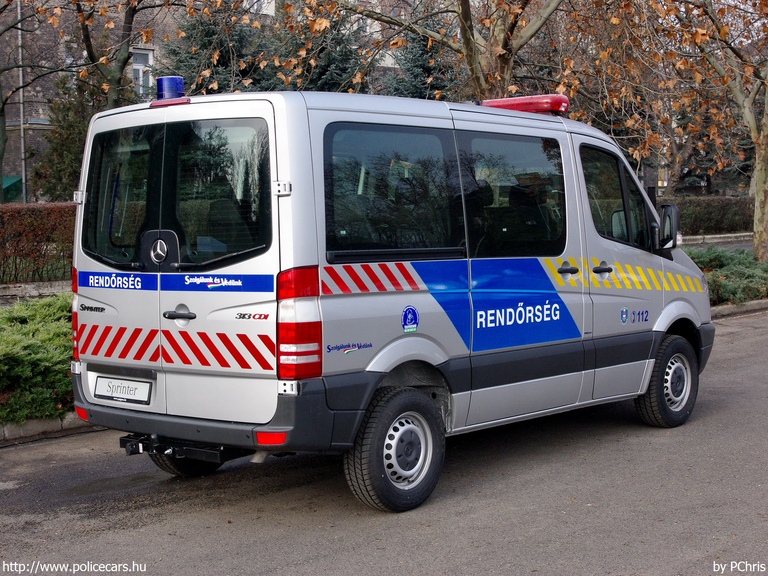 Mercedes-Benz Sprinter II 313 CDI, fotó: PChris
Keywords: rendőr rendőrautó rendőrség magyar Magyarország hungarian Hungary police policecar