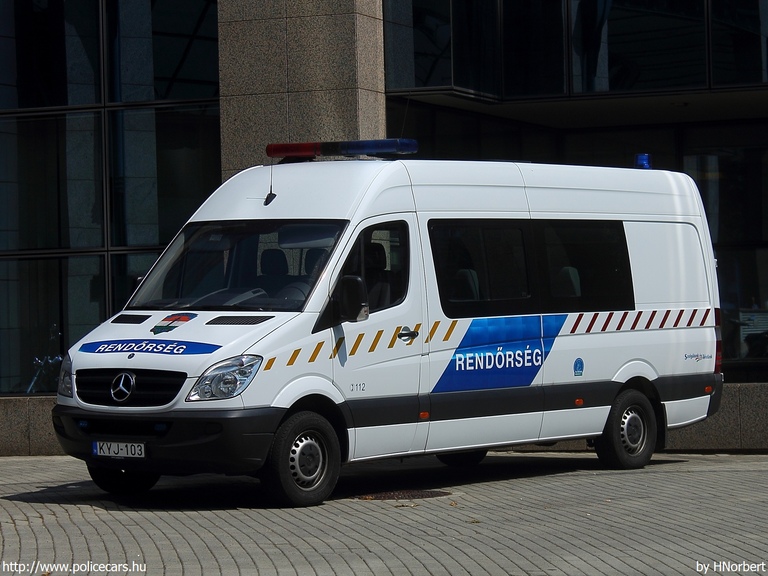 Mercedes-Benz Sprinter II 311 CDI, fotó: HNorbert
Keywords: rendőrautó rendőrség rendőr magyar Magyarország KYJ-103 hungarian Hungary police policecar