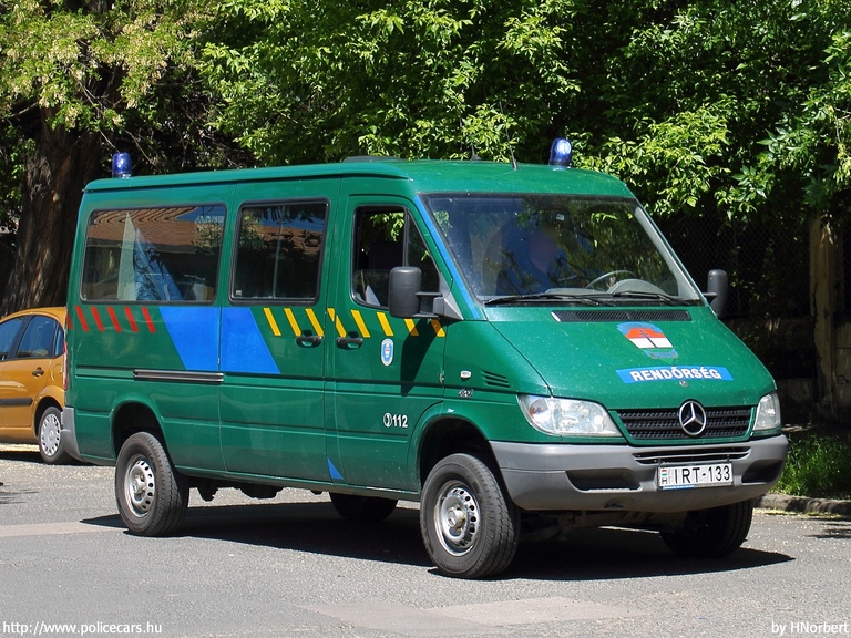 Mercedes-Benz Sprinter 313 CDI 4x4, fotó: HNorbert
Keywords: rendőrség rendőr rendőrautó magyar Magyarország IRT-133 hungarian Hungary police policecar