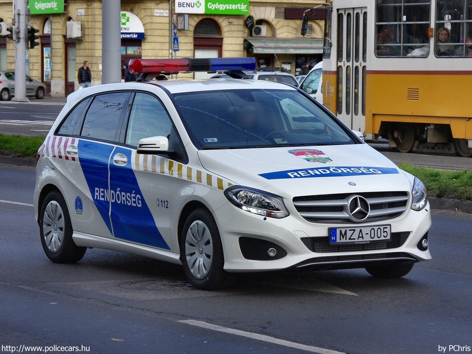 Mercedes-Benz B220 CDI 4Matic, fotó: PChris
Keywords: rendőr rendőrautó rendőrség magyar Magyarország MZA-005 hungarian Hungary police policecar