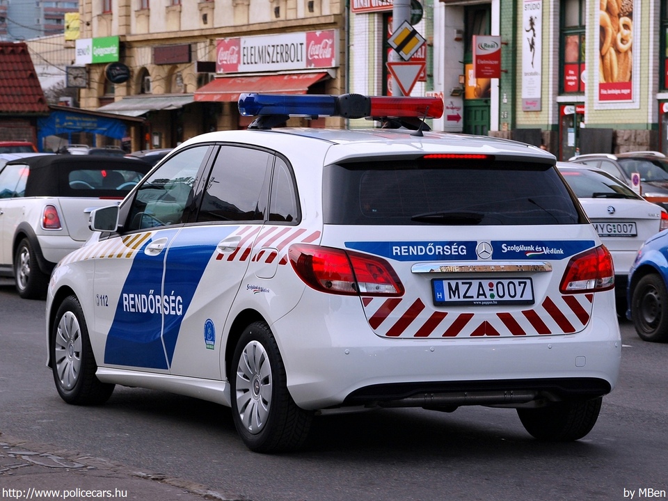 Mercedes-Benz B220 CDI 4Matic, fotó: MBen
Keywords: rendőr rendőrautó rendőrség magyar Magyarország MZA-007 hungarian Hungary police policecar