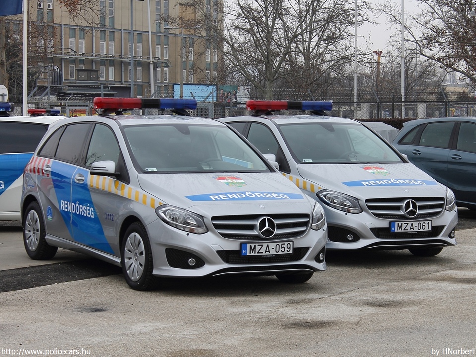Mercedes-Benz B220 CDI 4Matic, fotó: HNorbert
Keywords: rendőr rendőrautó rendőrség magyar Magyarország MZA-059 MZA-061 hungarian Hungary police policecar
