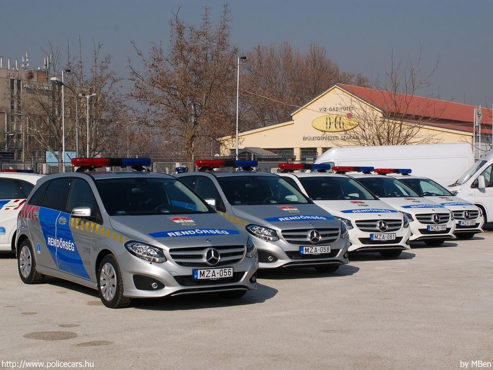 Mercedes-Benz B220 CDI 4Matic, fotó: MBen
Keywords: rendőr rendőrautó rendőrség magyar Magyarország MZA-056 MZA-058 hungarian Hungary police policecar
