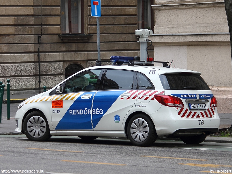 Mercedes-Benz B220 CDI 4Matic, fotó: HNorbert
Keywords: rendőr rendőrautó rendőrség magyar Magyarország MZA-114 hungarian Hungary police policecar