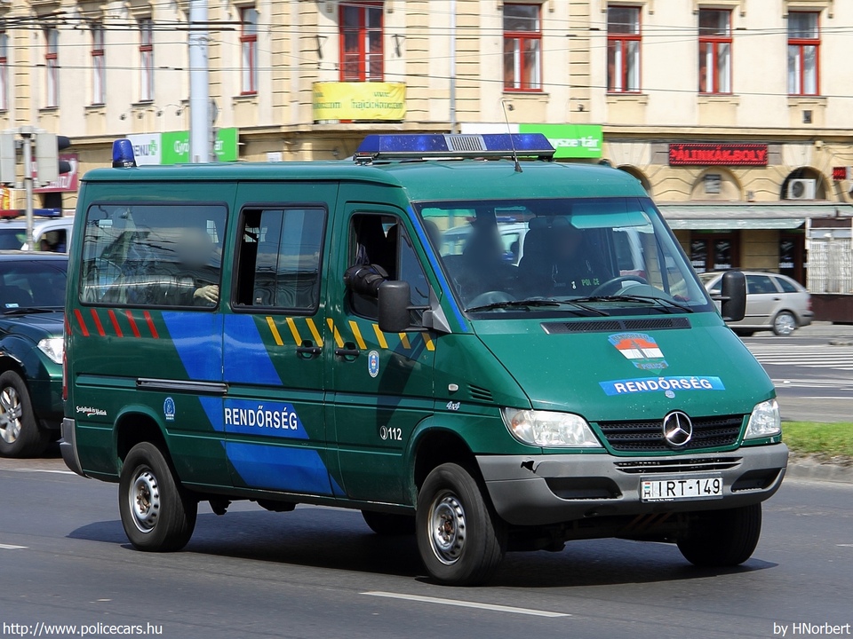 Mercedes-Benz Sprinter 313 CDI 4x4, fotó: HNorbert
Keywords: rendőr rendőrautó rendőrség magyar Magyarország IRT-149 hungarian Hungary police policecar