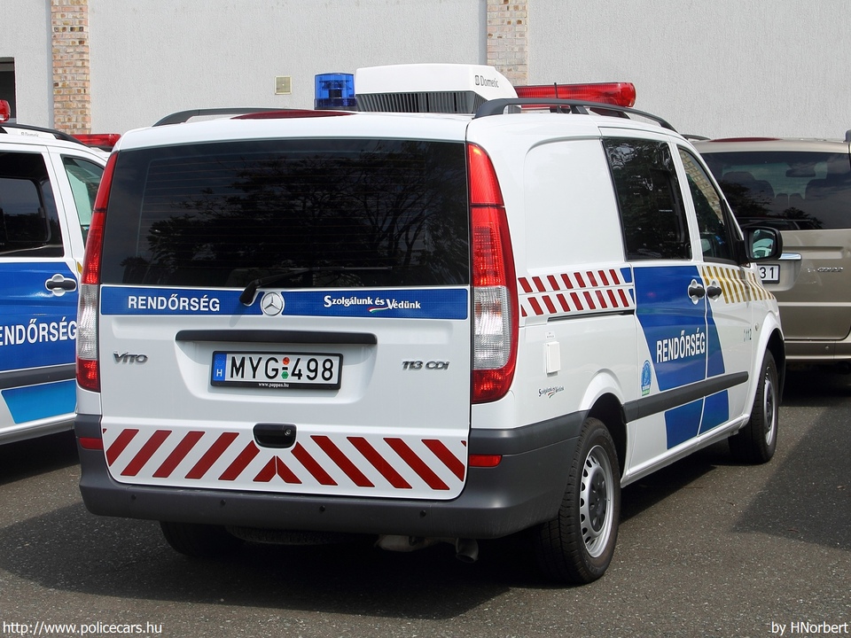 Mercedes Vito 113CDI, fotó: HNorbert
Keywords: rendőr rendőrautó rendőrség magyar Magyarország hungarian Hungary police policecar MYG-498