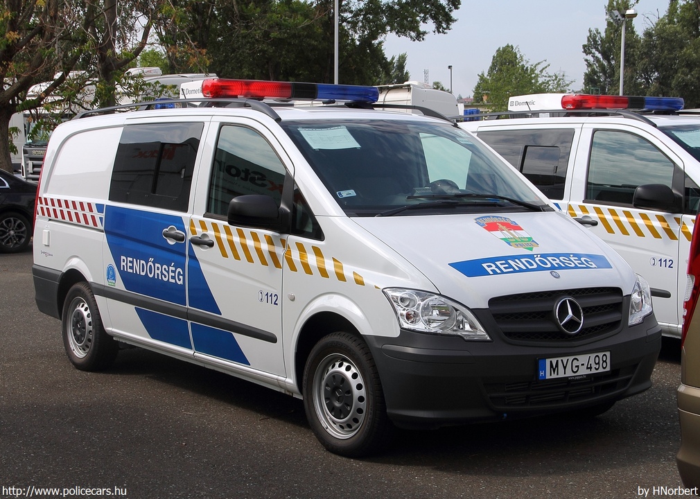 Mercedes Vito 113CDI, fotó: HNorbert
Keywords: rendőr rendőrautó rendőrség magyar Magyarország hungarian Hungary police policecar MYG-498