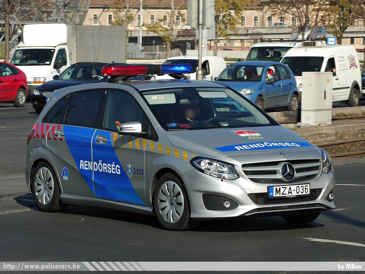 Mercedes-Benz B220 4Matic, fotó: MBen
Keywords: rendőr rendőrautó rendőrség magyar Magyarország hungarian Hungary police policecar MZA-036