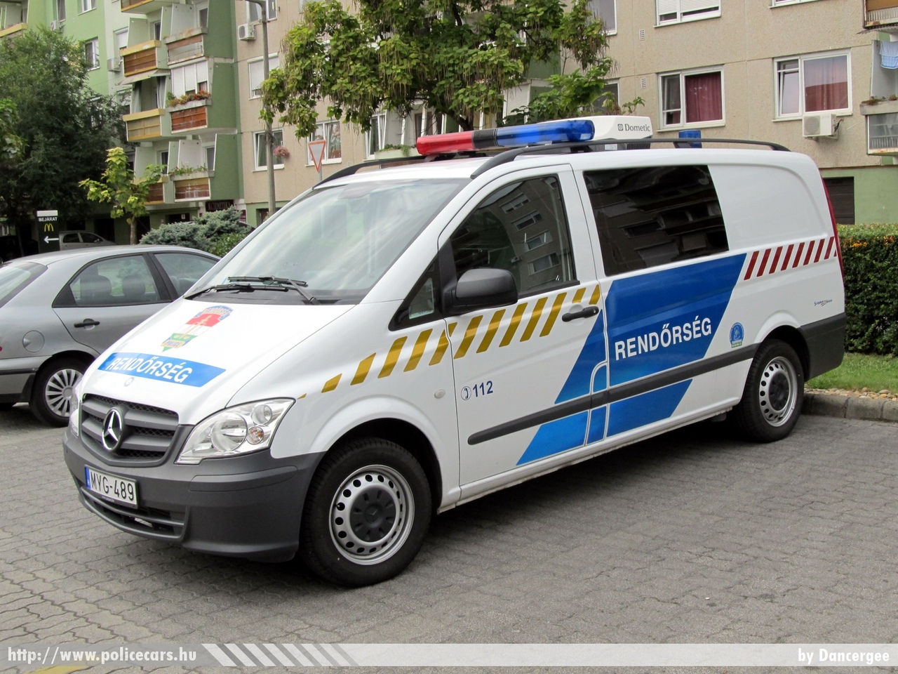 Mercedes Vito 113CDI, fotó: Dancergee
Keywords: rendőr rendőrautó rendőrség magyar Magyarország hungarian Hungary police policecar MYG-489