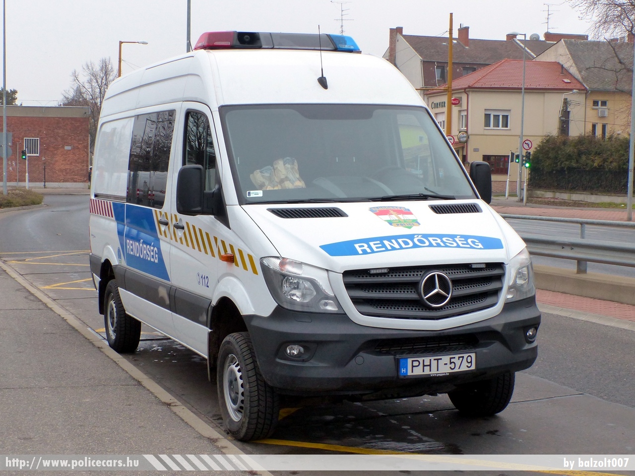 Mercedes-Benz Sprinter II facelift 316CDI 4x4, fotó: balzoolt007
Keywords: PHT-579 rendőr rendőrautó rendőrség magyar Magyarország police policecar Hungary hungarian