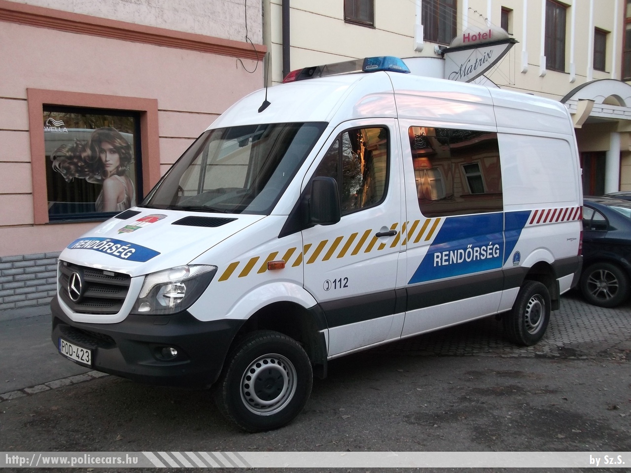 Mercedes-Benz Sprinter II facelift 316CDI 4x4, fotó: Sz.S.
Keywords: rendőr rendőrautó rendőrség magyar Magyarország Hungary hungarian police policecar POD-423