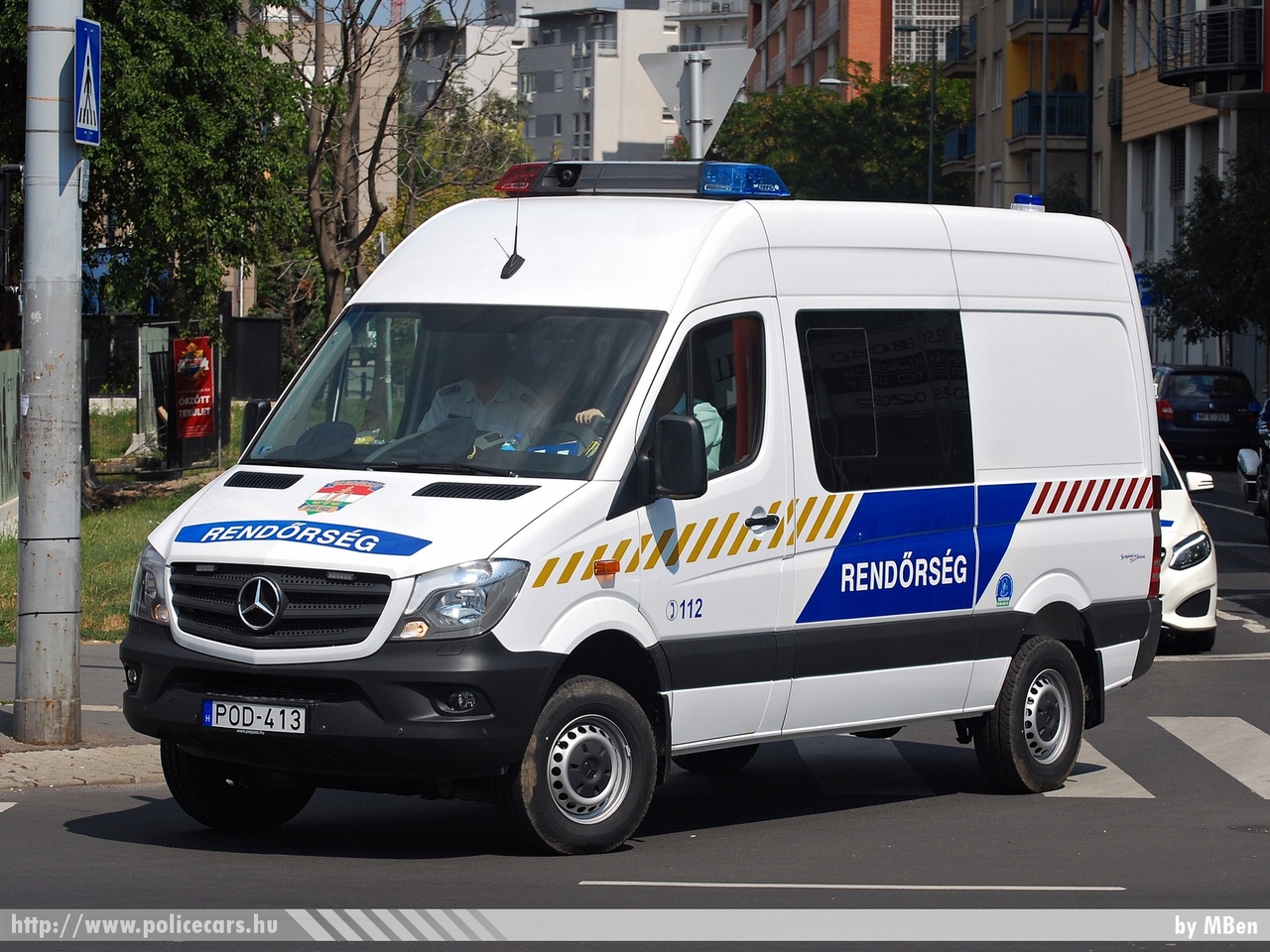 Mercedes-Benz Sprinter II facelift 316CDI 4x4, fotó: MBen
Keywords: rendőr rendőrautó rendőrség magyar Magyarország Hungary hungarian police policecar POD-413