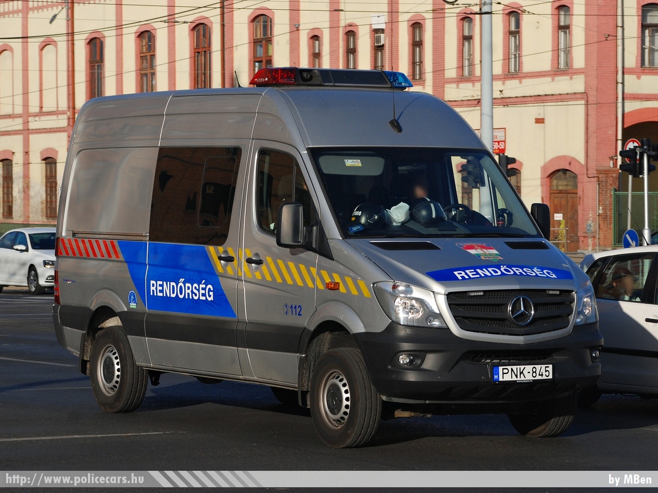 Mercedes-Benz Sprinter II facelift, fotó: MBen
Keywords: rendőr rendőrautó rendőrség magyar Magyarország Hungary hungarian police policecar PNK-845