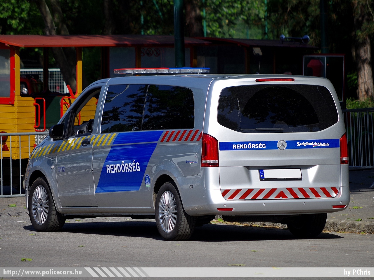Mercedes-Benz Vito, fotó: PChris
Keywords: rendőr rendőrautó rendőrség magyar Magyarország Hungary hungarian police policecar 