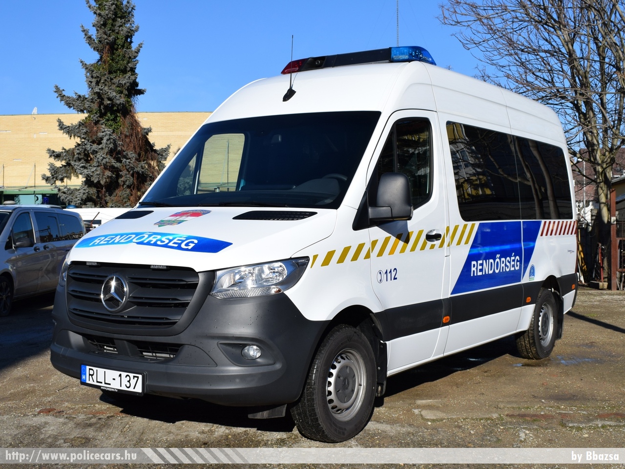 Mercedes Sprinter III, fotó: Bbazsa
Keywords: rendőr rendőrautó rendőrség magyar Magyarország Hungary hungarian police policecar RLL-137
