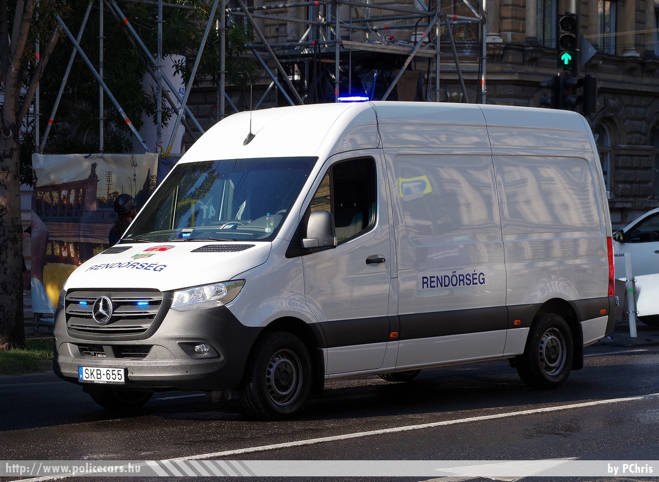 Mercedes Sprinter III, fotó: PChris
Keywords: rendőr rendőrautó rendőrség magyar Magyarország hungarian Hungary police policecar SKB-655