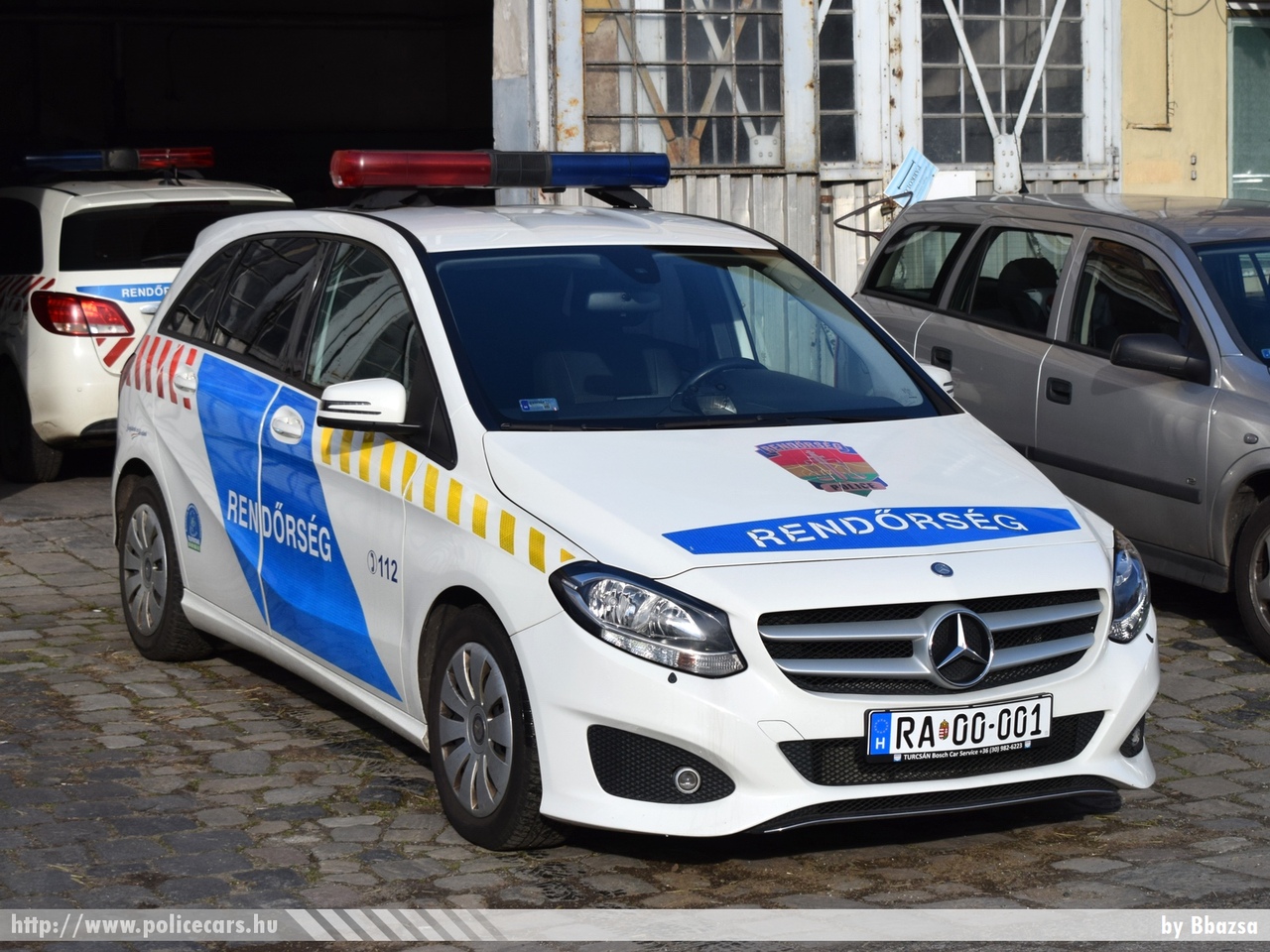 Mercedes-Benz B200 W246, fotó: Bbazsa
Keywords: rendőr rendőrautó rendőrség magyar Magyarország Hungary hungarian police policecar RA00-001