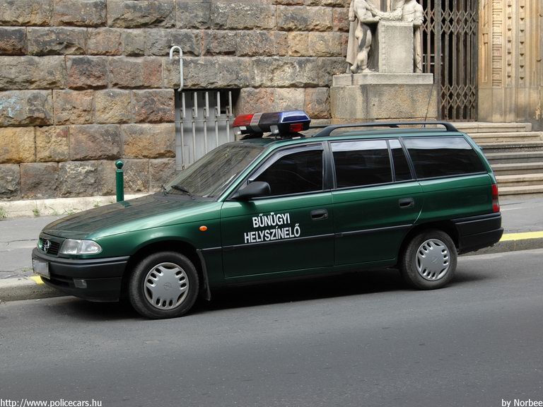 Opel Astra, fotó: Norbee
Keywords: katonai honvédségi honvédség