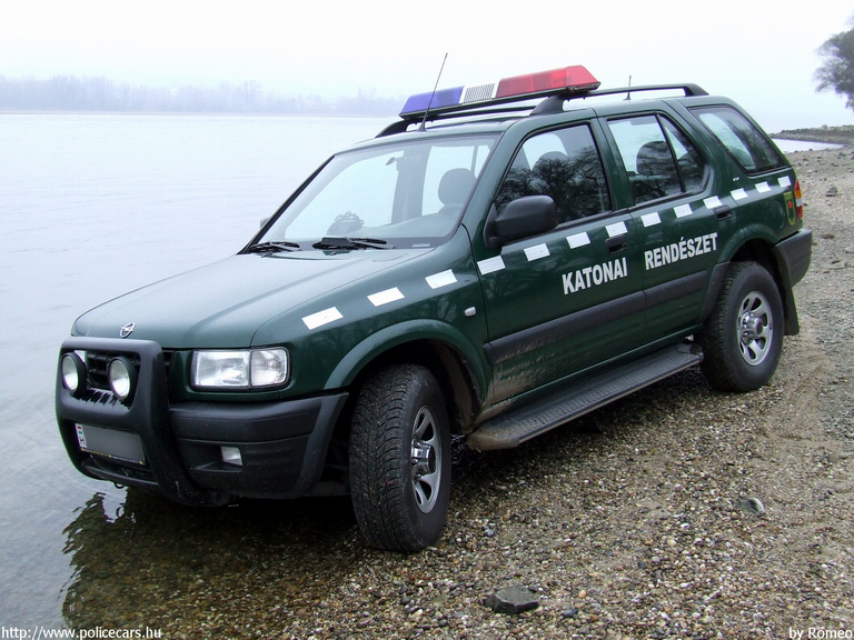 Opel Frontera, fotó: Rómeó
Keywords: katonai honvédségi honvédség rendőr rendészet