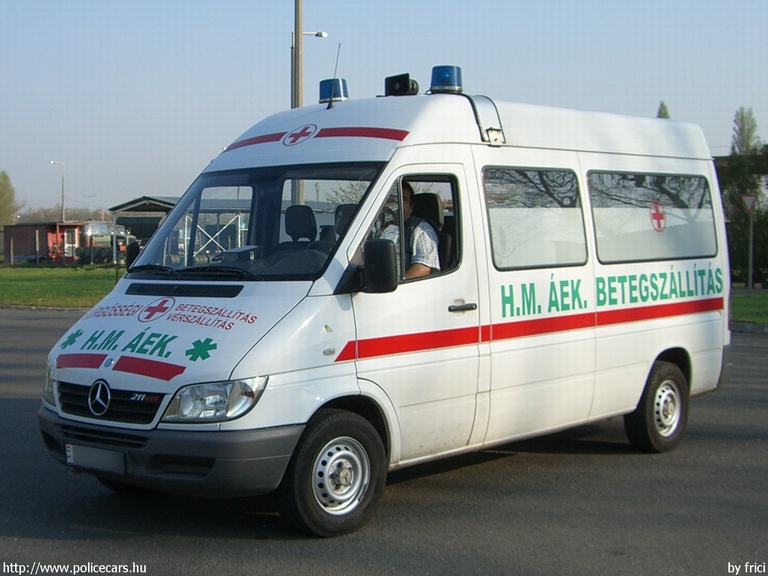 Mercedes Sprinter, fotó: frici
Keywords: katonai honvédségi honvédség magyar mentő mentőautó